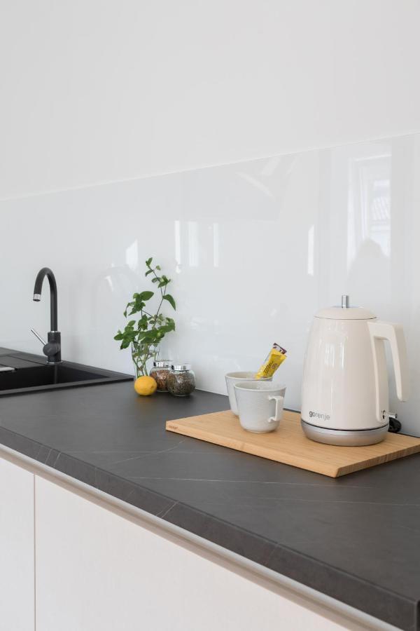 Design 2Bdr Apartment Near City Center Zagreb Bagian luar foto