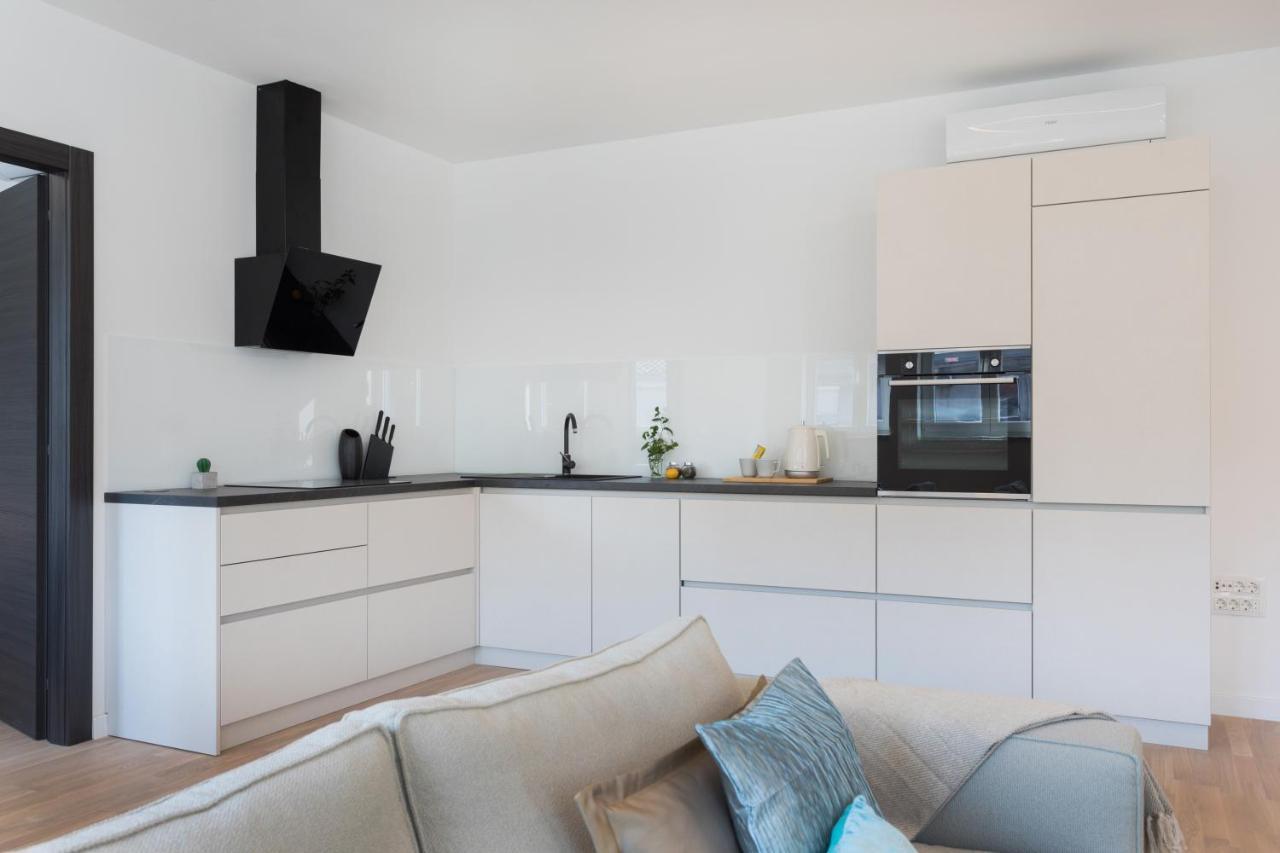 Design 2Bdr Apartment Near City Center Zagreb Bagian luar foto